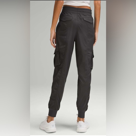 NWOT Lululemon Dance Studio Relaxed-Fit Mid-Rise Cargo Jogger Graphite Grey - Picture 1 of 6